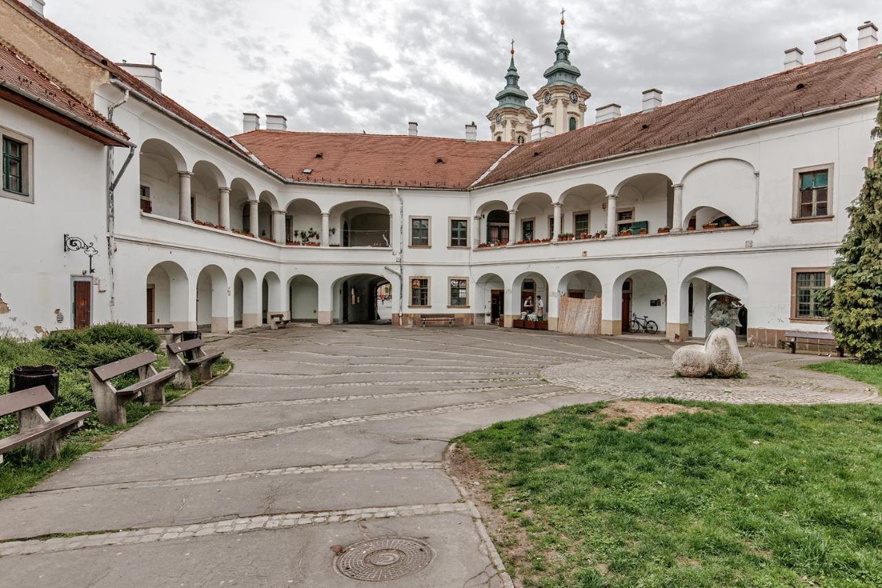 Arany Csillag Apartman Eger Extérieur photo